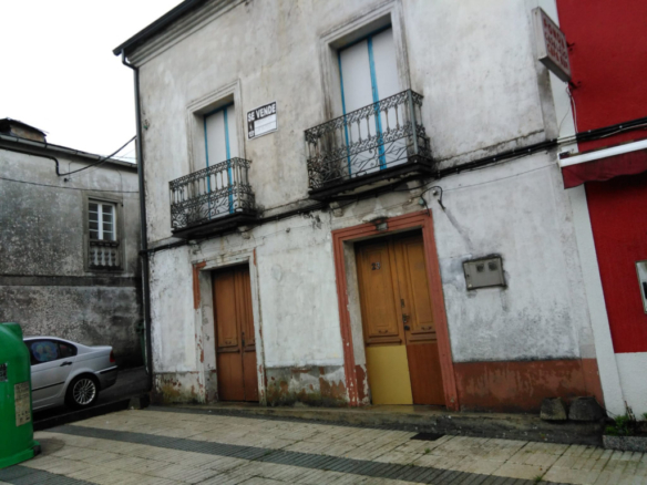 Imagen 1 de Casa-Chalet en Venta en Baralla (Casco Urbano) Lugo