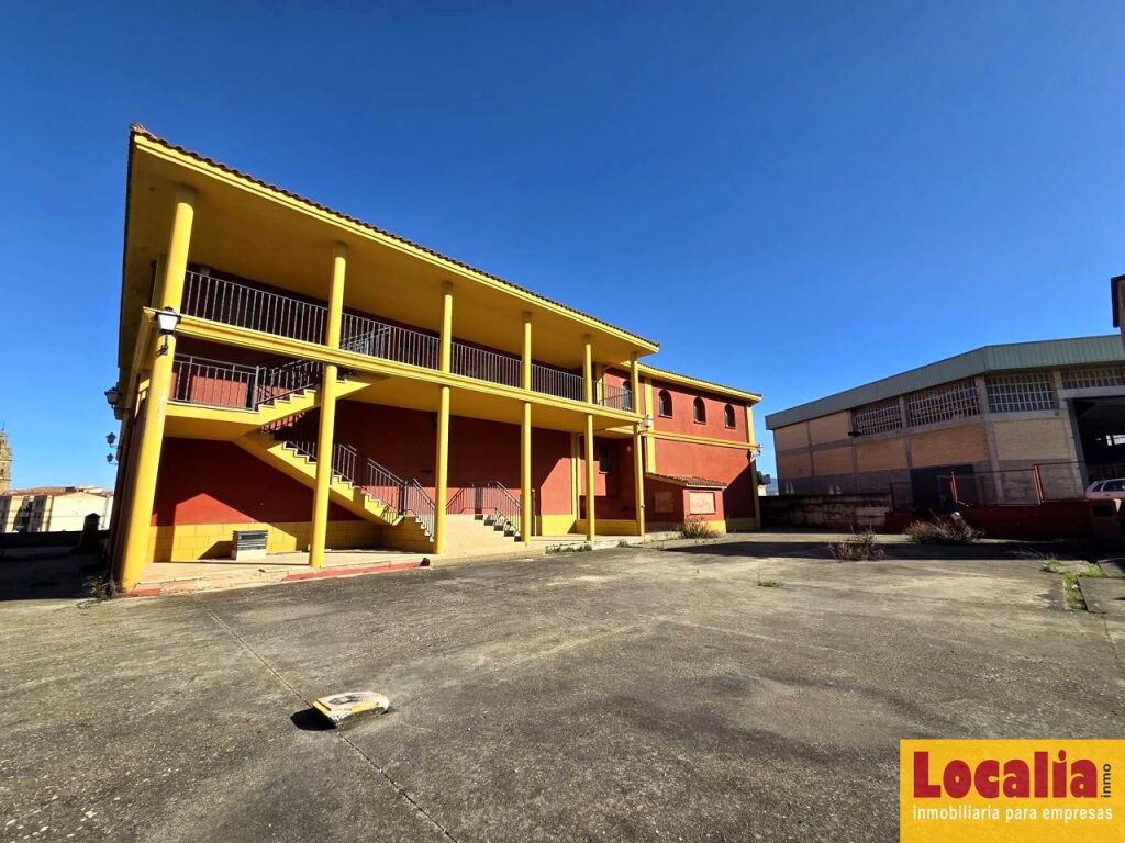 Imagen 2 de Nave almacén y elaboración vino