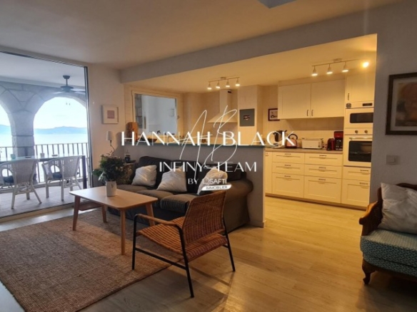 Imagen 2 de Duplex en primera línea de mar en "Punta de L'olla"