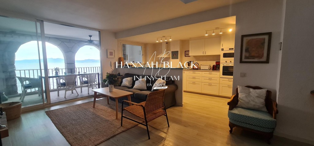 Imagen 2 de Duplex en primera línea de mar en "Punta de L'olla"