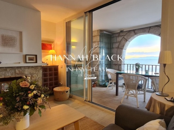 Imagen 4 de Duplex en primera línea de mar en "Punta de L'olla"