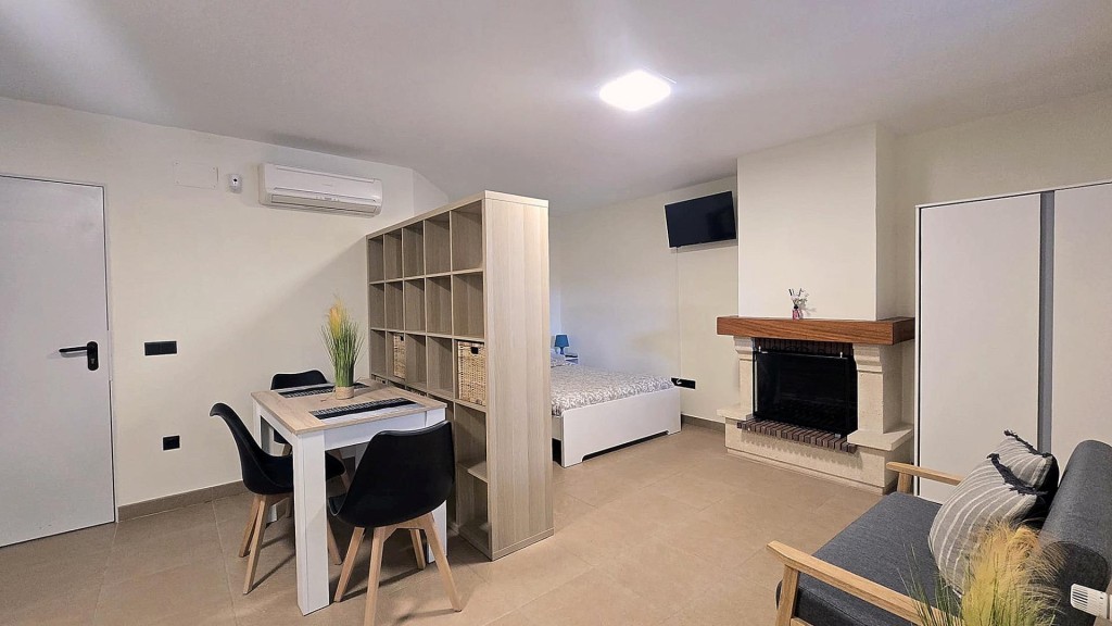 Imagen 3 de ¡ESTUDIANTES! PISO TIPO ESTUDIO CON ACCESO INDEPENDIENTE Y GASTOS INCLUIDOS EN VILLANUEVA DE LA CAÑADA (MADRID)