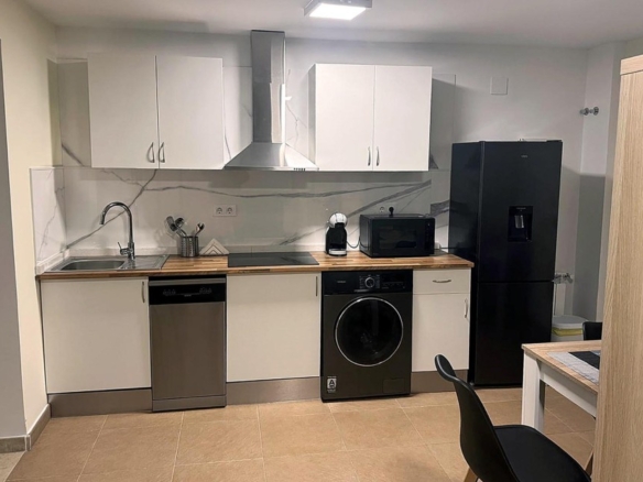 Imagen 4 de ¡ESTUDIANTES! PISO TIPO ESTUDIO CON ACCESO INDEPENDIENTE Y GASTOS INCLUIDOS EN VILLANUEVA DE LA CAÑADA (MADRID)