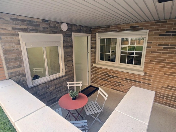 Imagen 1 de ¡ESTUDIANTES! PISO TIPO ESTUDIO CON ACCESO INDEPENDIENTE Y GASTOS INCLUIDOS EN VILLANUEVA DE LA CAÑADA (MADRID)