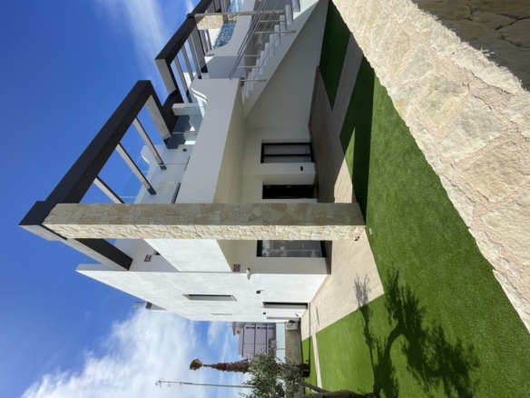 Imagen 1 de Casa de pueblo en Venta en Torrevieja Alicante