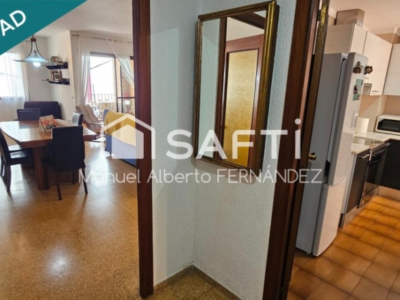 Imagen 2 de Oportunidad; Gran piso con licencia turística cerca de la playa en Lloret de Mar