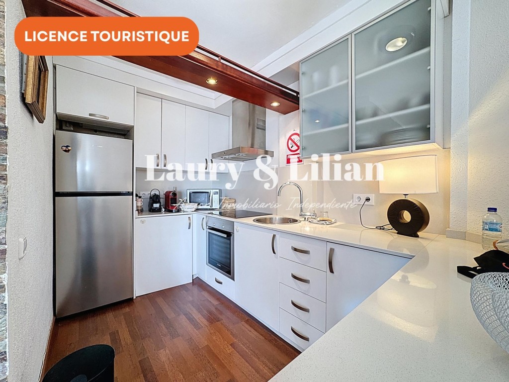 Imagen 4 de ¡Oportunidad! Apartamento con licencia turística y vistas al mar.