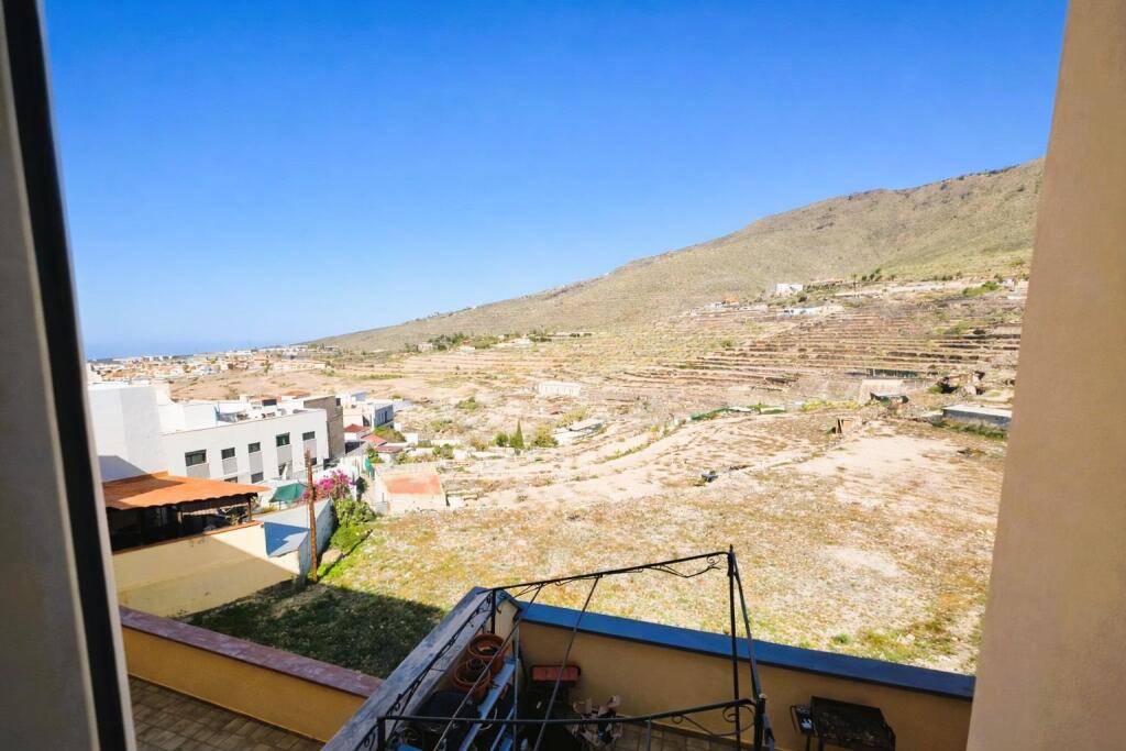 Imagen 4 de Propiedad con Encanto en Adeje Pueblo – 3 Habitaciones en Zona Excelente