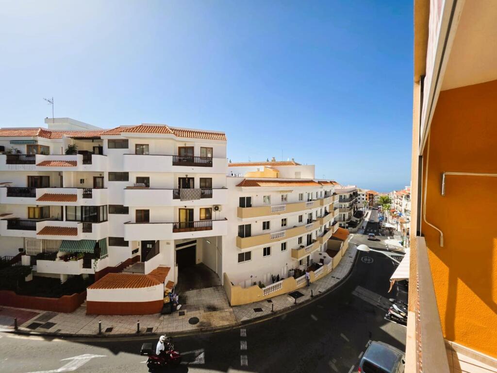 Imagen 1 de Propiedad con Encanto en Adeje Pueblo – 3 Habitaciones en Zona Excelente