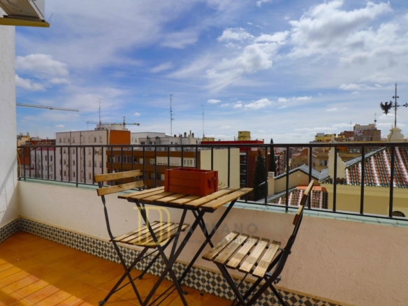 Imagen 4 de ¡ESPECTACULAR PISO REFORMADO CON TERRAZA Y VISTAS DESPEJADAS!
