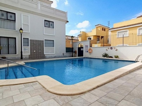 Imagen 1 de Venta de piso en Formentera del segura