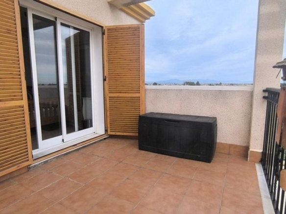 de 85m2 con 2 dormitorios y 2 baños