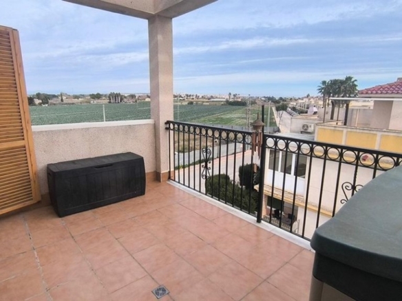 Imagen 1 de Venta de duplex en Daya vieja