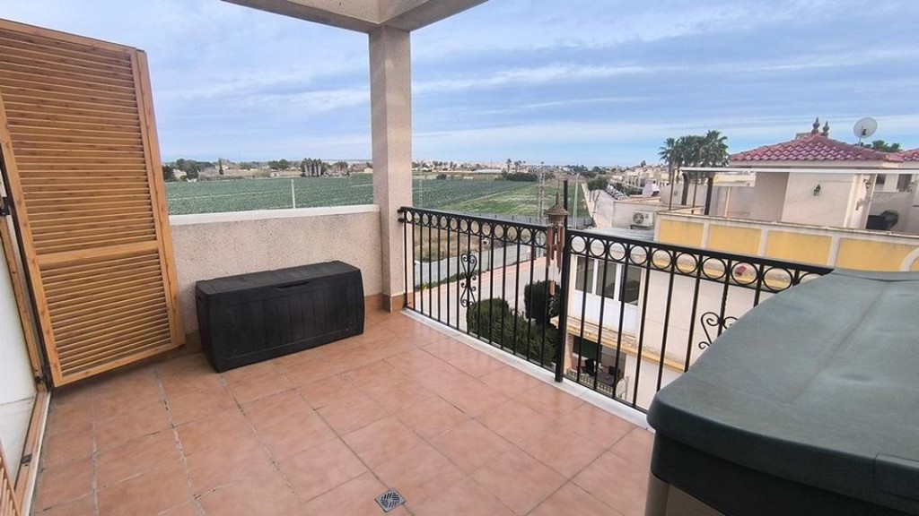 Imagen 1 de Venta de duplex en Daya vieja