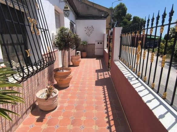 de 185m2 con 3 dormitorios y 2 baños