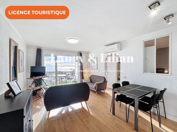 Imagen 2 de ¡LICENCIA TURÍSTICA! Apartamento de 2 dormitorios con vistas al mar