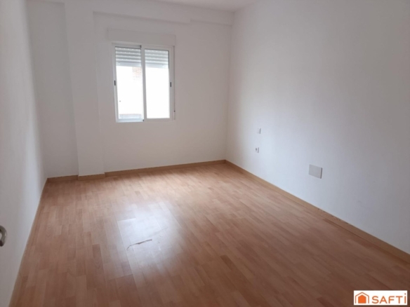 Imagen 3 de ¡Tu nuevo hogar en el corazón de Valdepeñas te está esperando!