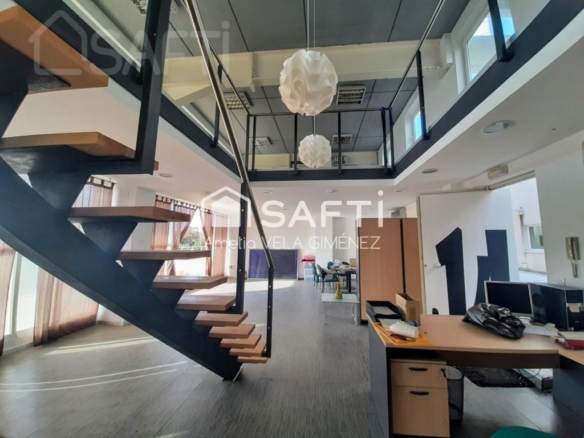 Imagen 1 de Espectacular oficina en el Edificio Dársena Puerto Industrial