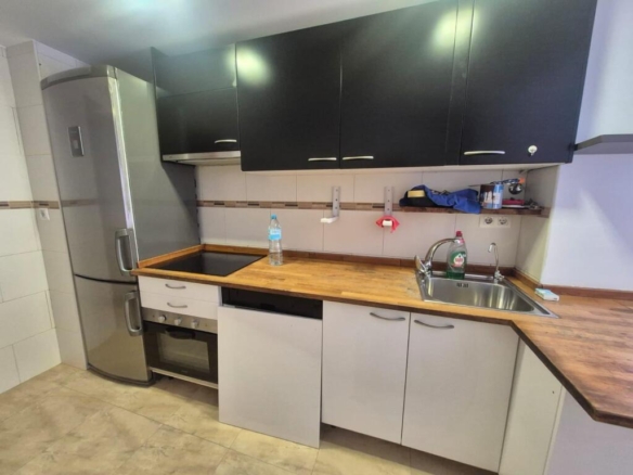 Imagen 4 de Encantador Piso en el Centro de Águilas con Amplia Terraza