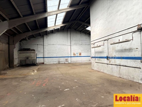 Imagen 2 de Nave industrial en zona consolidada de Valladolid