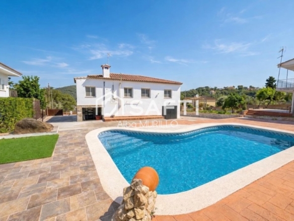 Imagen 1 de Chalet independiente con piscina en Les Palmeres