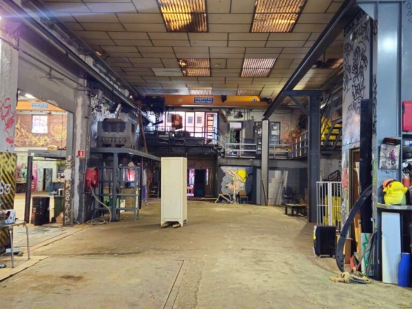 Imagen 2 de Gran nave industrial en zona prime La Maquinista - Barcelona