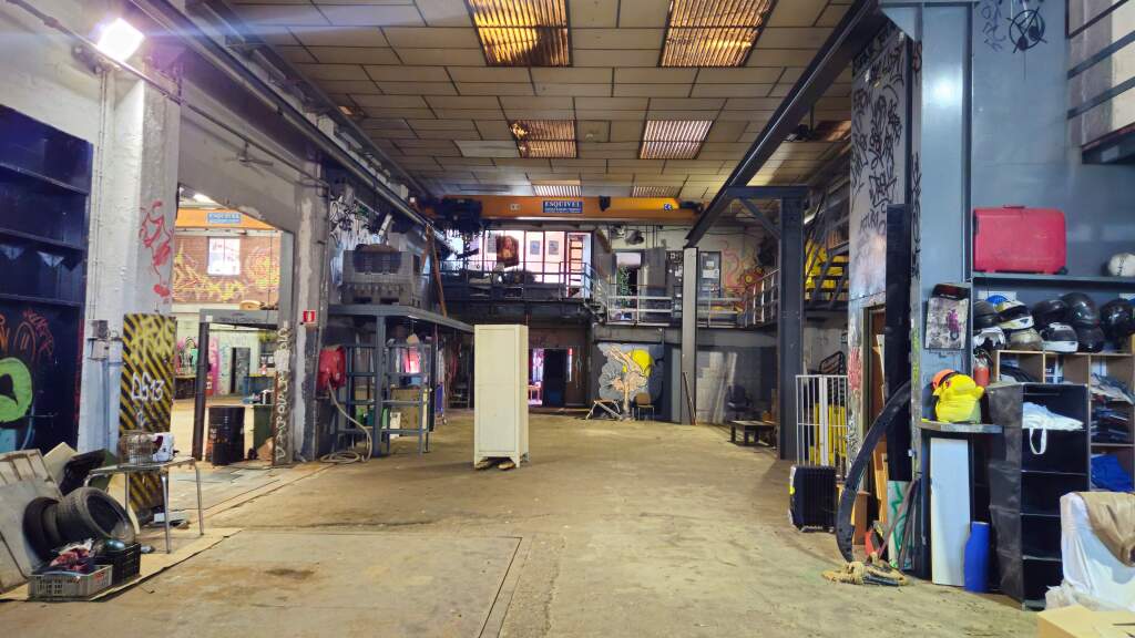 Imagen 2 de Gran nave industrial en zona prime La Maquinista - Barcelona