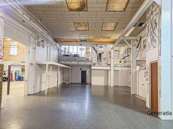 Imagen 3 de Gran nave industrial en zona prime La Maquinista - Barcelona