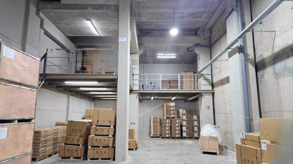 Imagen 4 de Nave industrial con oficinas equipada