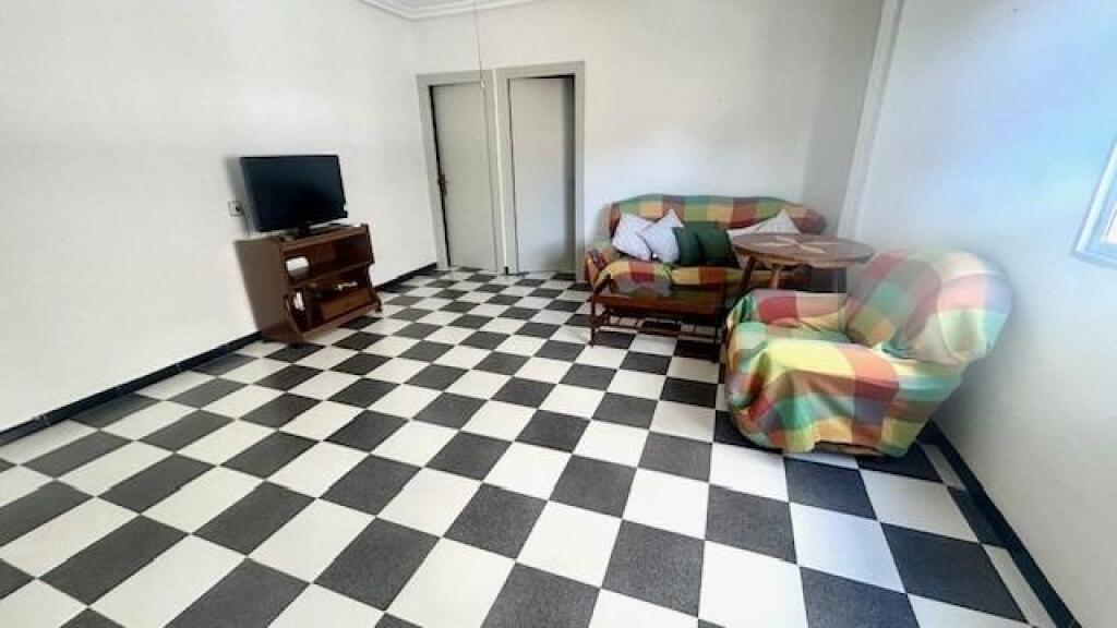 Imagen 2 de ¡Oportunidad de compra en Exclusiva! Piso céntrico de 3 dormitorios