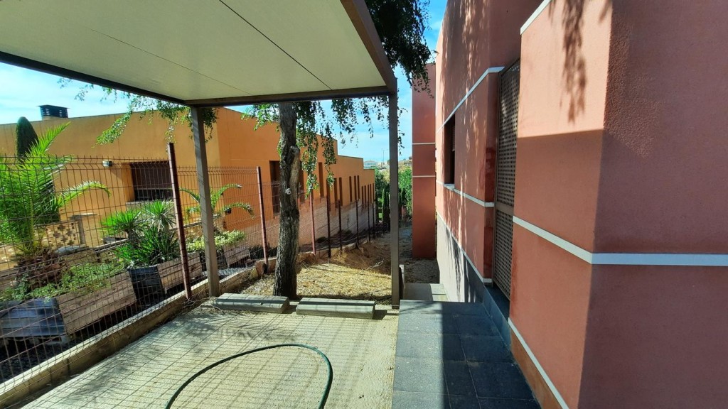 Imagen 4 de PRECIOSO CHALET DE DISEÑO EN EL CAMPO DE GOLF DE LAYOS