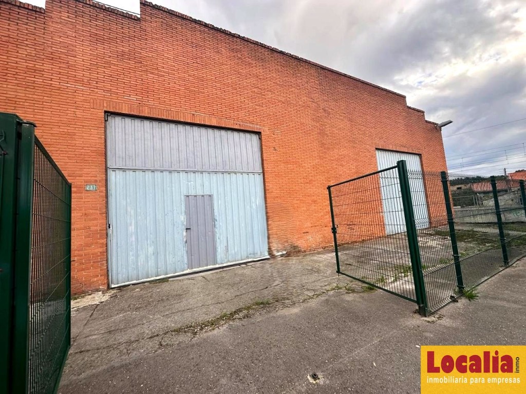 Imagen 2 de Nave industrial en venta con campa