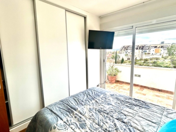 Imagen 3 de Exclusiva vivienda con piscina privada y garaje en El Hornillo!!!