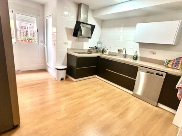 Imagen 4 de Exclusiva vivienda con piscina privada y garaje en El Hornillo!!!