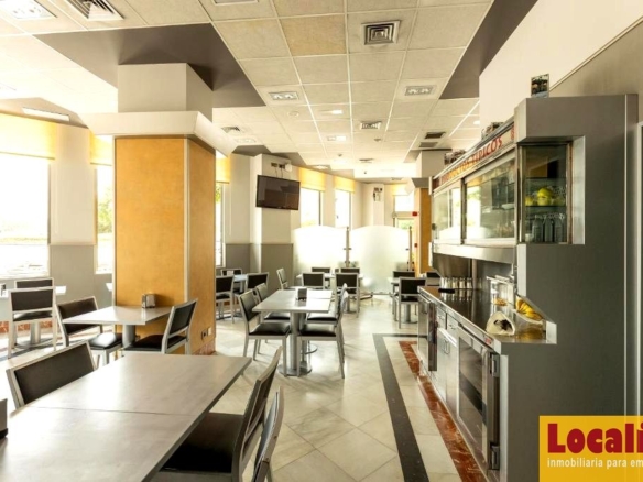 Imagen 4 de Venta de emblemático hotel en Torrelavega