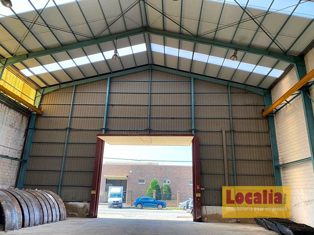 Imagen 4 de Nave industrial de 980 m² con puente grúa