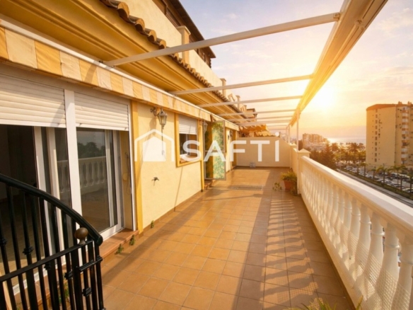 Imagen 2 de Luminoso apartamento orientado al sur en Algarrobo Costa con espectaculares vistas al mar.