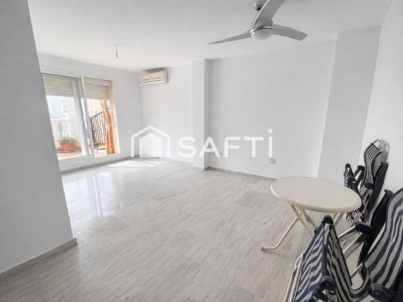 Imagen 4 de Luminoso apartamento orientado al sur en Algarrobo Costa con espectaculares vistas al mar.