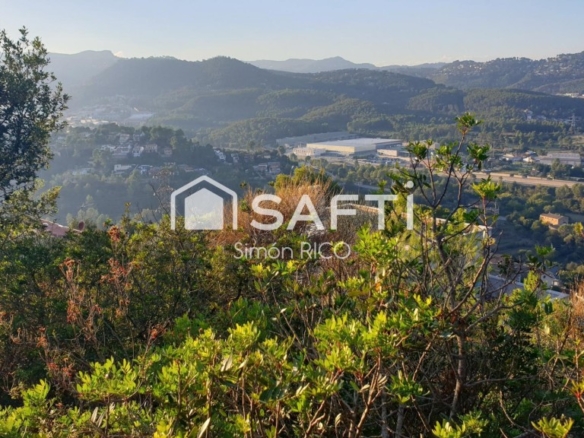 Imagen 4 de TERRENO COMPLETO Y CON VISTAS A 16 MN DE BARCELONA