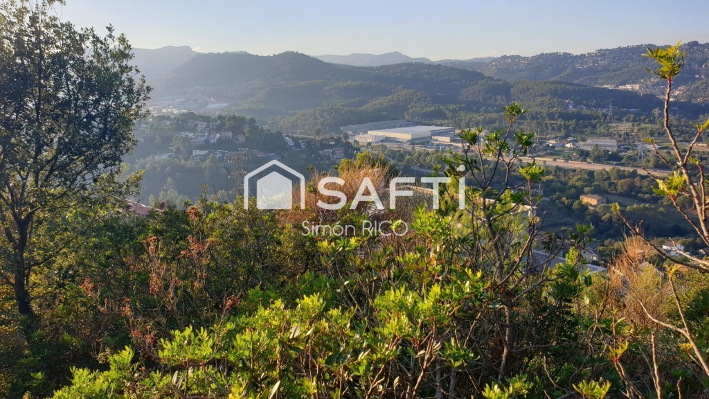 Imagen 4 de TERRENO COMPLETO Y CON VISTAS A 16 MN DE BARCELONA