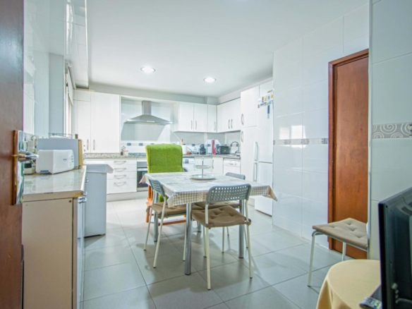 Imagen 3 de Excelente Oportunidad de Vivienda en Amador de los Ríos