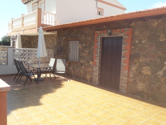 Imagen 3 de Se alquila casa a pocos metros de la playa