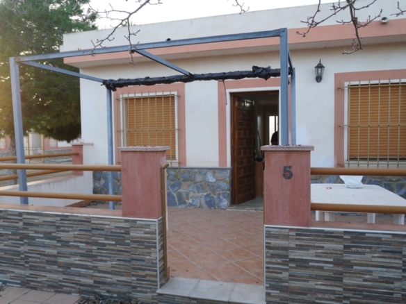 Imagen 1 de Se alquila casa a pocos metros de la playa