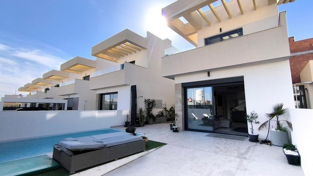 Imagen 1 de Venta de villa en Los montesinos