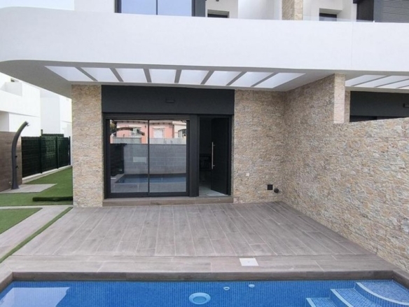 Imagen 2 de Venta de villa en Los montesinos
