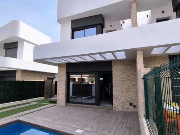 Imagen 1 de Venta de villa en Los montesinos