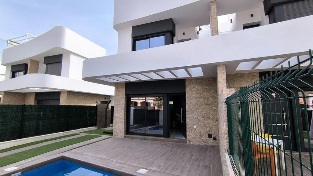 Imagen 1 de Venta de villa en Los montesinos