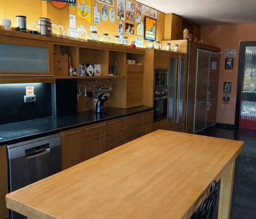 Imagen 2 de Exclusiva villa de 675 m² con piscina y vistas panorámicas al Castillo de Almansa