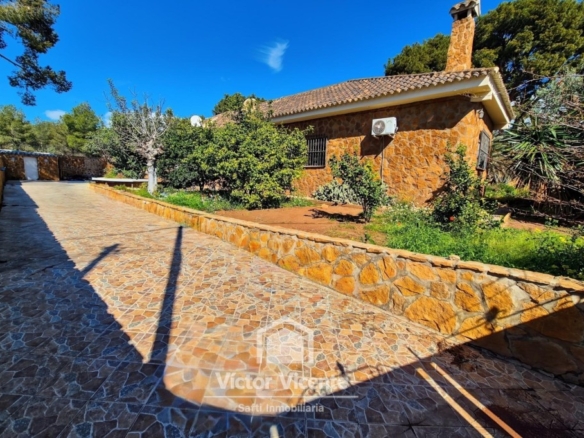 Imagen 2 de Gran chalet independiente de una sola planta