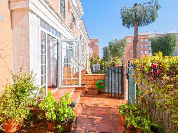 Imagen 2 de Preciosa Vivienda pareada de VPO junto Avenida Europa!!!